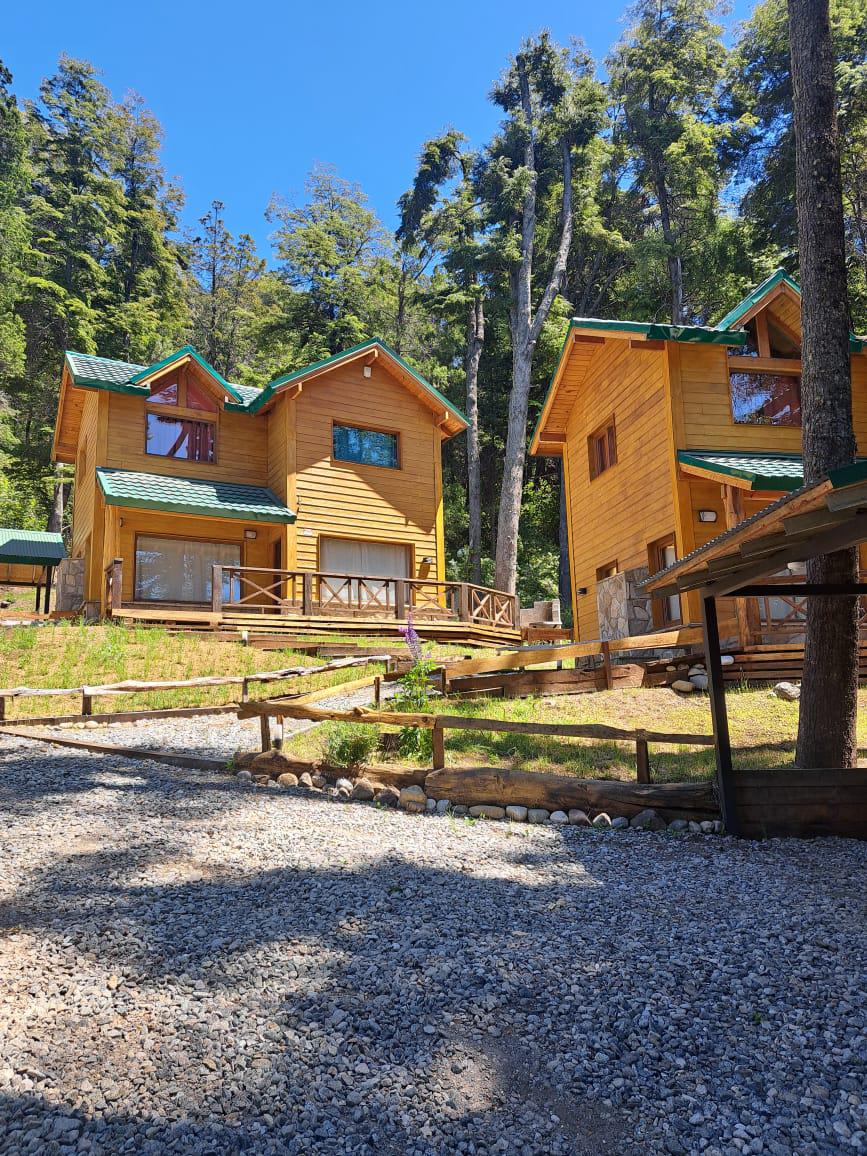 Alquiler de Cabaña en Villa Los Coihues, Bariloche – c/ COCHERA, PATIO, PARRILLA, LAVADERO