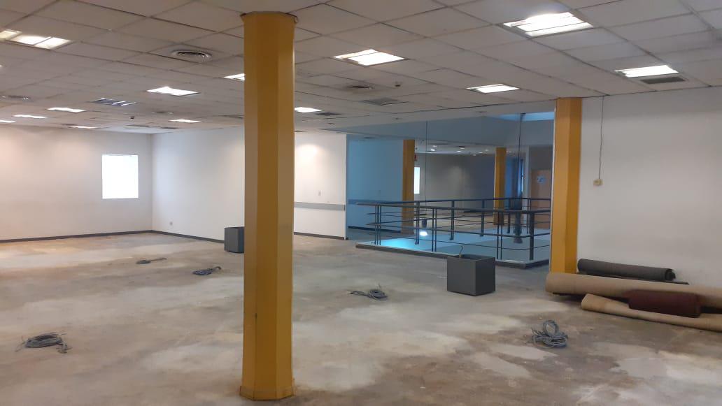 Balcarce 340 – Oficinas Sup. Total  2500 m². Precio  3.000.000. sin exp.. Cocheras.