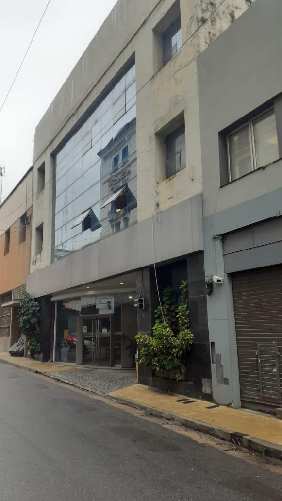 Balcarce 340 – Oficinas Sup. Total  2500 m². Precio  3.000.000. sin exp.. Cocheras.