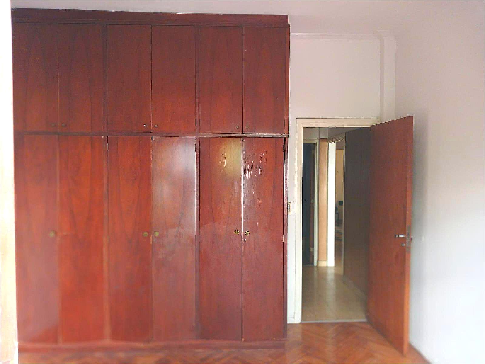 Caracas 4500 – 1er. Piso – Escalera – FRENTE – PH 5 amb. C/ BALCÓN y PATIO – Sup. Total: 254 m² – Por m²: 748