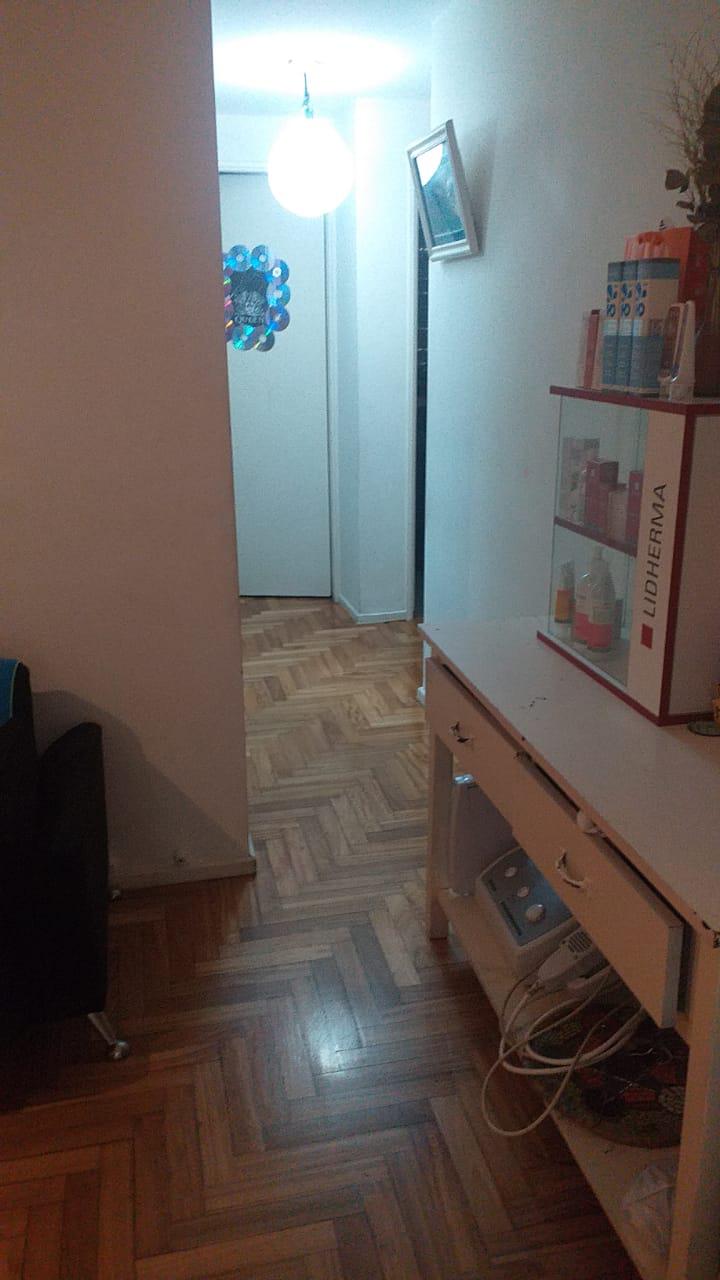 Ciudad  de la Paz  1400  *. APTO PROFESIONAL. Depto. en Planta baja. 4 amb.c/ patio y toilette. Sup. tot.: 77m2. Precio por m2. . usd  2338..