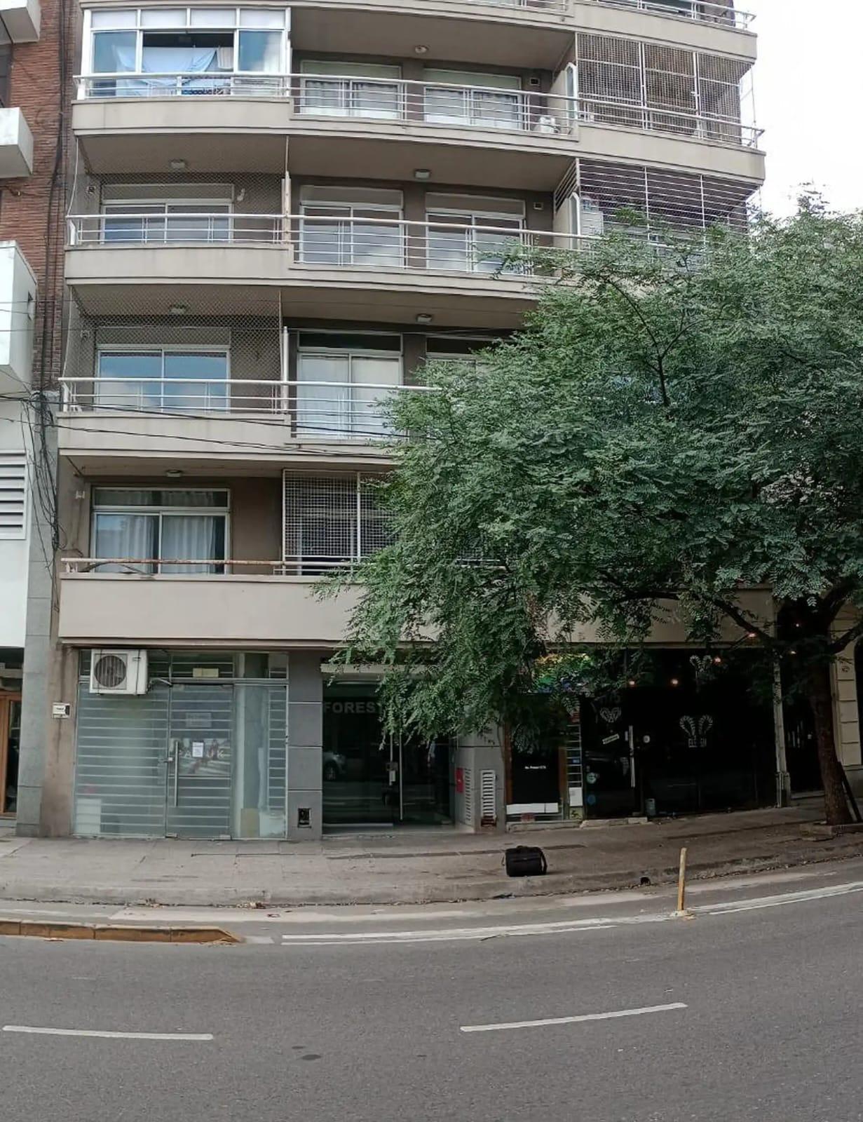 Av. Forest 1100 – Frente – Monoambiente Divisible c/ Balcón – 1 amb. – Sup. Total: 25 m² – Apto Profesional