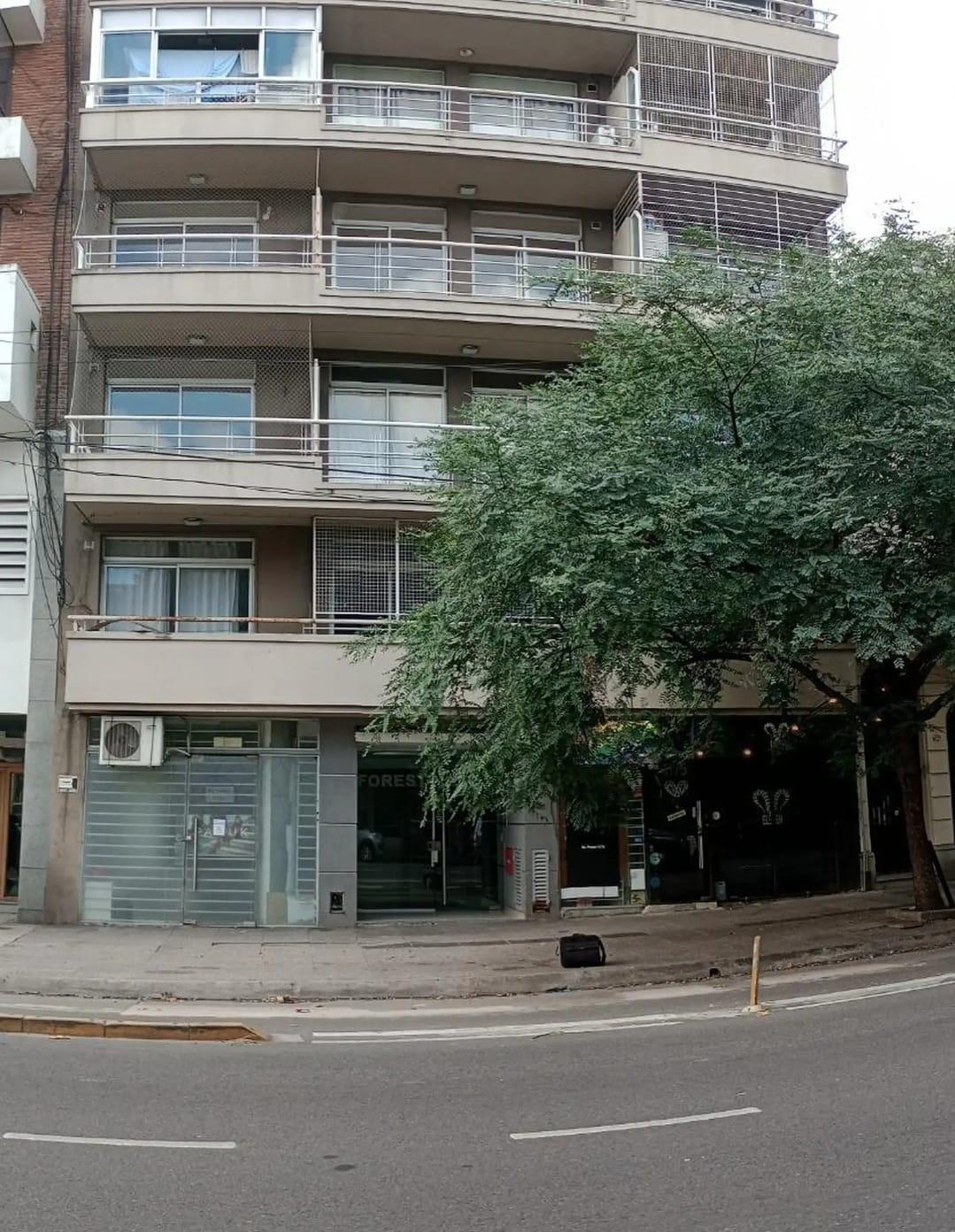 Av. Forest 1100 – Frente – Monoambiente Divisible c/ Balcón – 1 amb. – Sup. Total: 25 m² – Apto Profesional