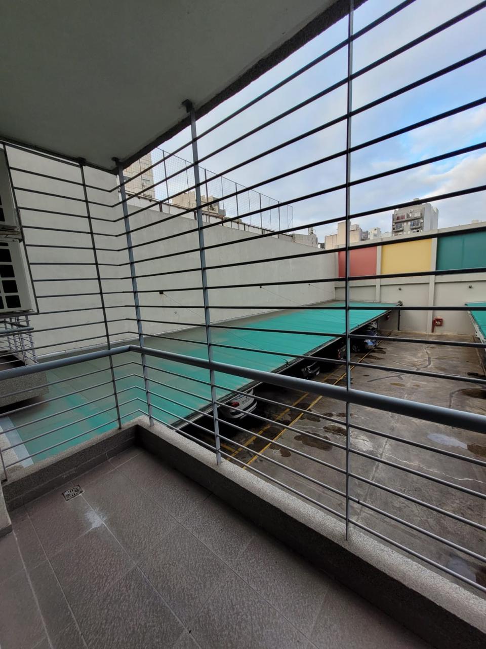 Rio de Janeiro 600 – Piso 1 – Contrafrente – Depto – 2 amb. c/ Parrilla, Jacuzzi – Sup. Total: 42 m²