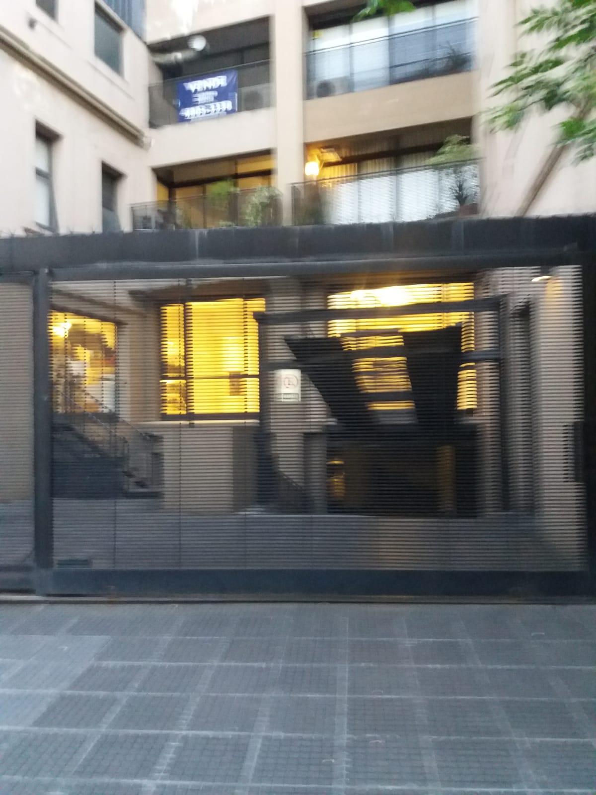 Jorge Newbery al 3500  y Av. Córdoba.  Cochera cubierta